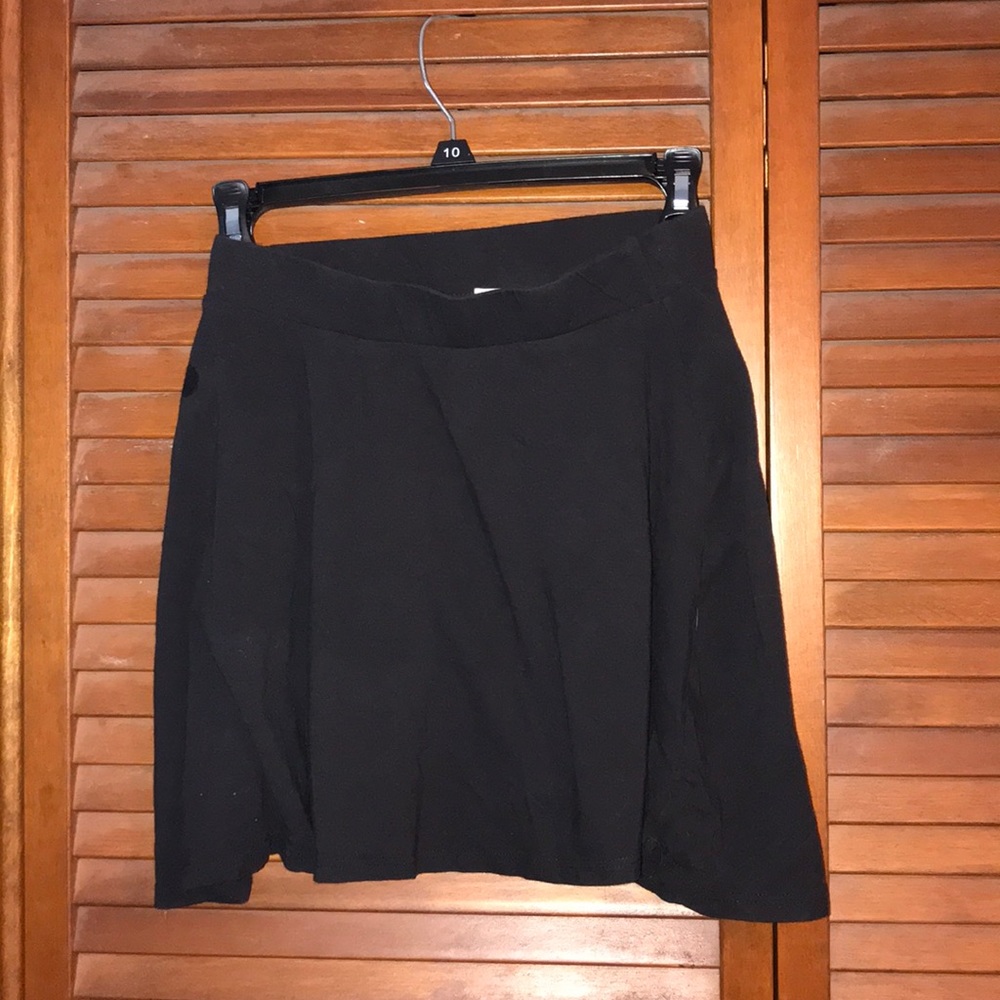 Black skater skirt